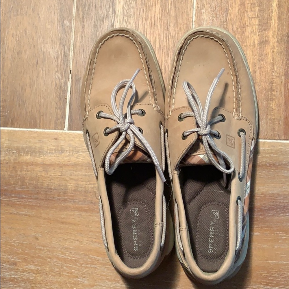 Sperrys boat shoes